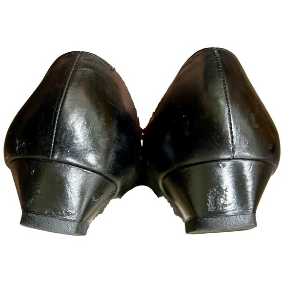 Salvatore Ferragamo Black Leather Low Heel Pumps – Size 8C - Picture 8 of 10